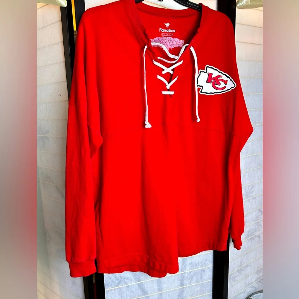 Kansas City Chiefs Super Bowl LVII Long-sleeves Shirt Red Size Medium V-neck